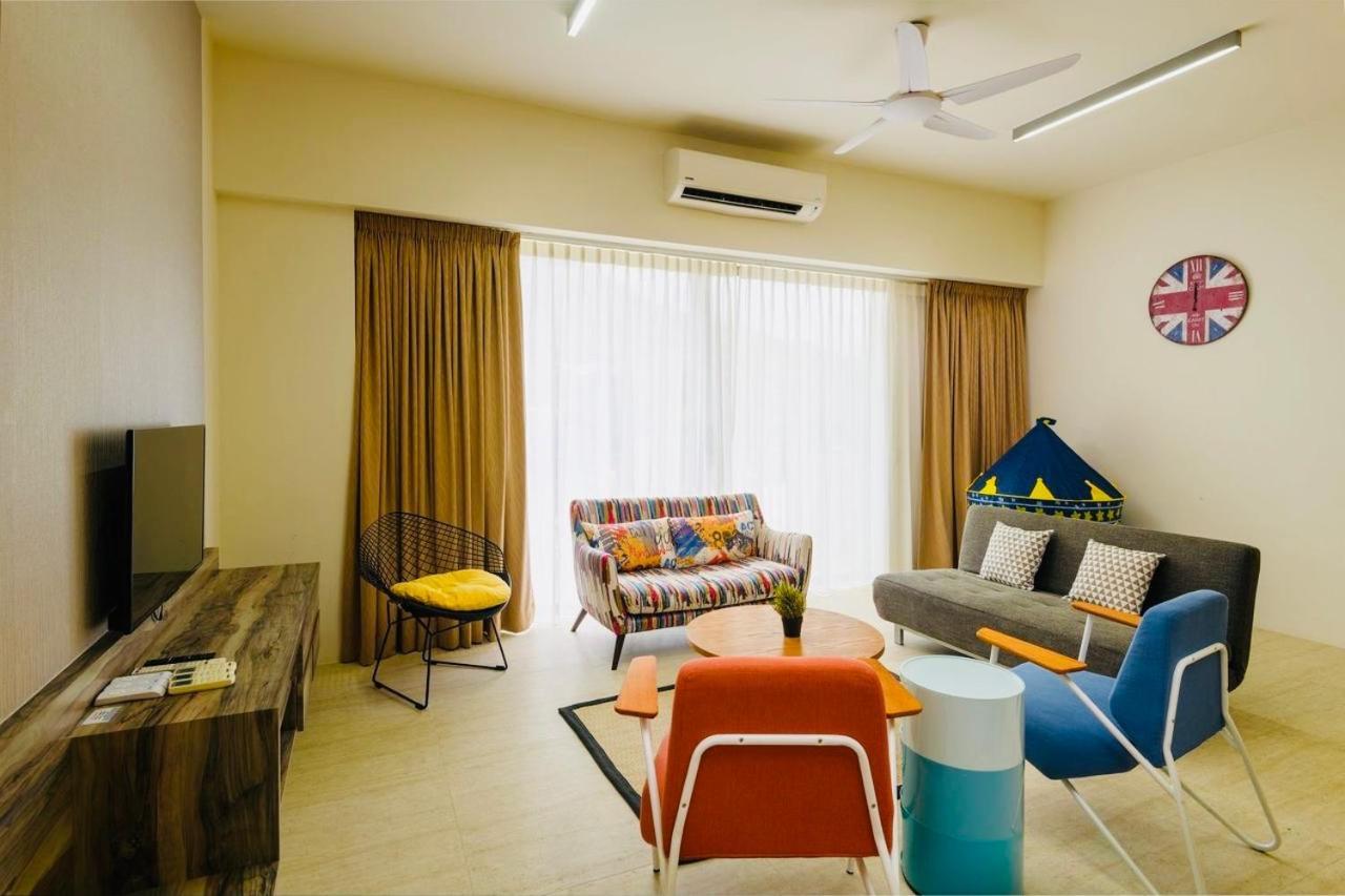 By The Sea Beach Front Apartment Batu Feringgi Dış mekan fotoğraf