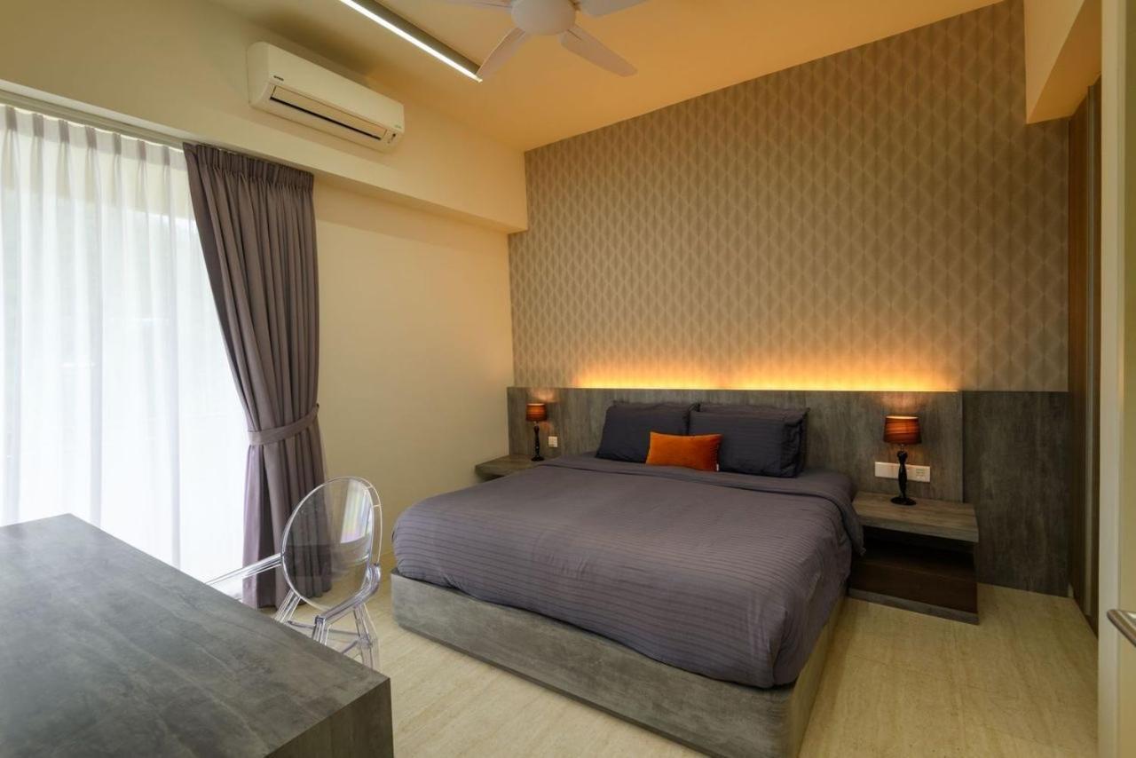 By The Sea Beach Front Apartment Batu Feringgi Dış mekan fotoğraf