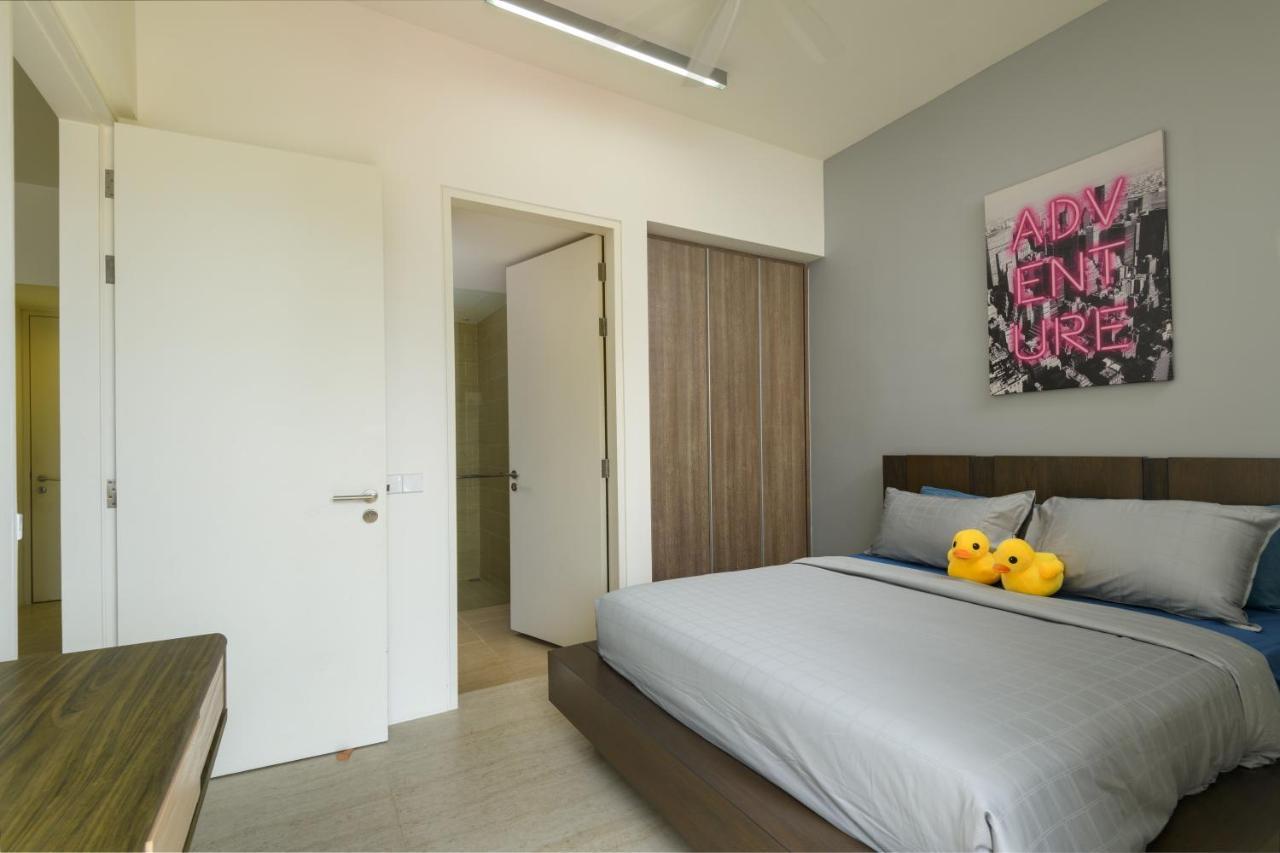 By The Sea Beach Front Apartment Batu Feringgi Dış mekan fotoğraf