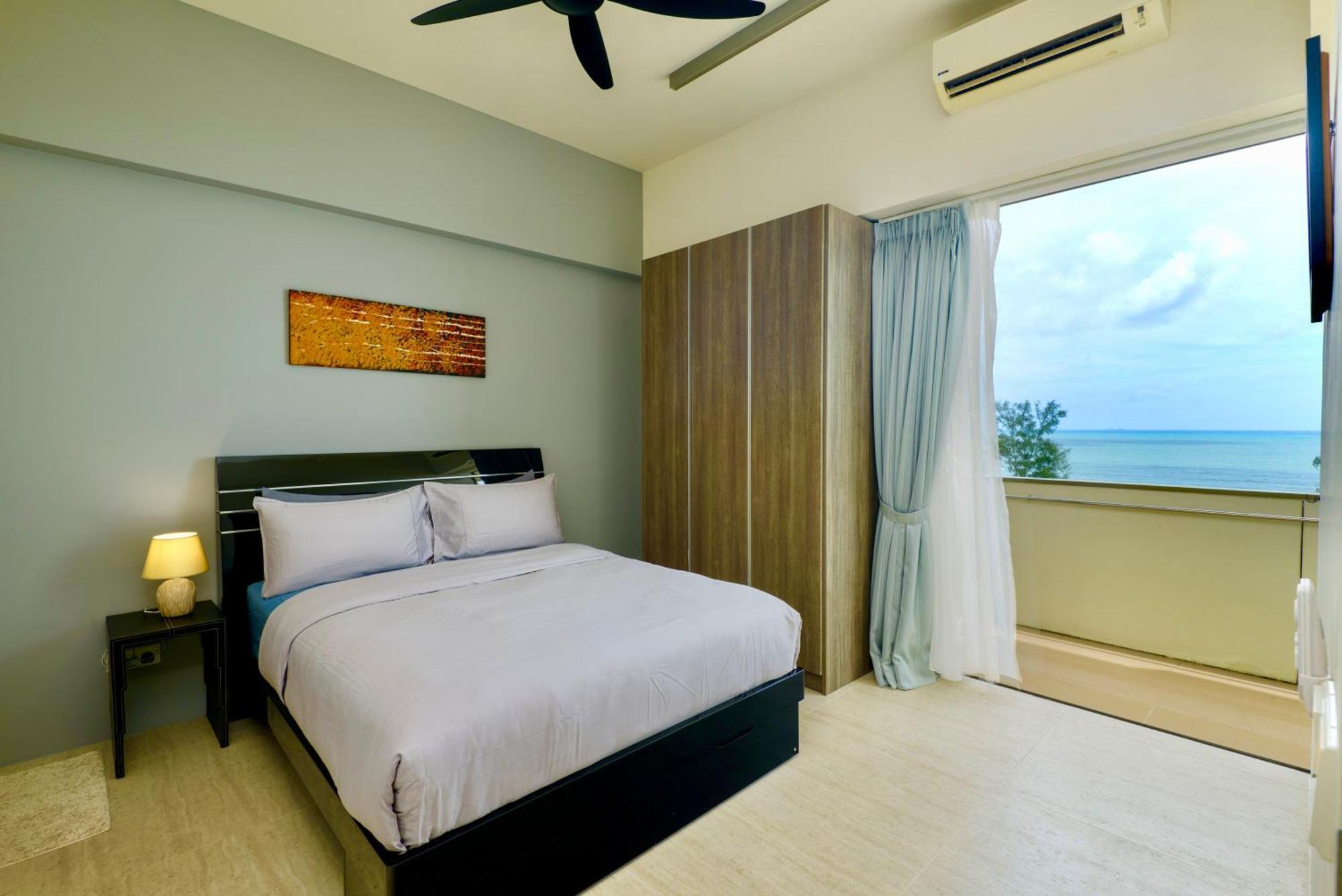 By The Sea Beach Front Apartment Batu Feringgi Dış mekan fotoğraf