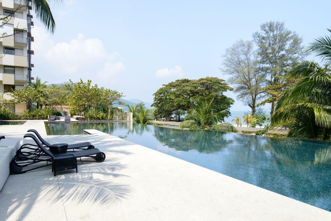 By The Sea Beach Front Apartment Batu Feringgi Dış mekan fotoğraf