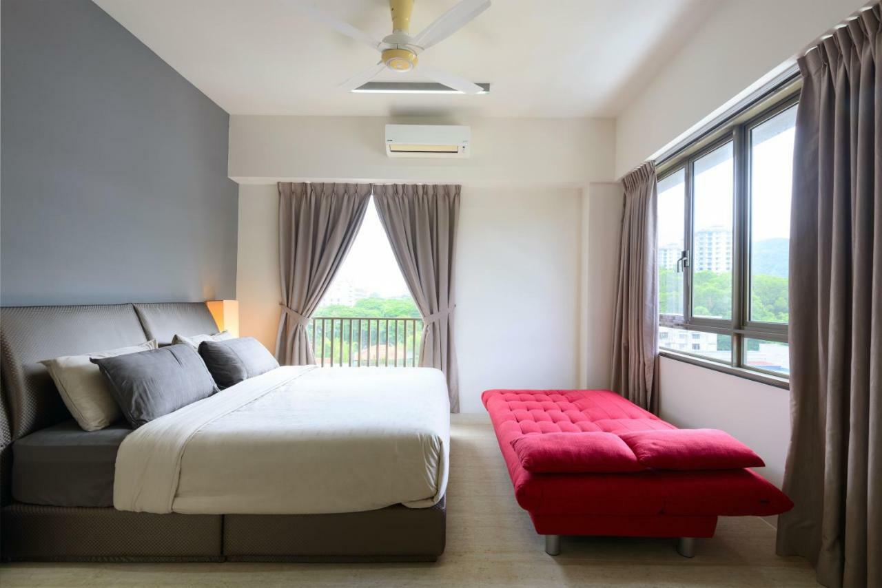 By The Sea Beach Front Apartment Batu Feringgi Dış mekan fotoğraf