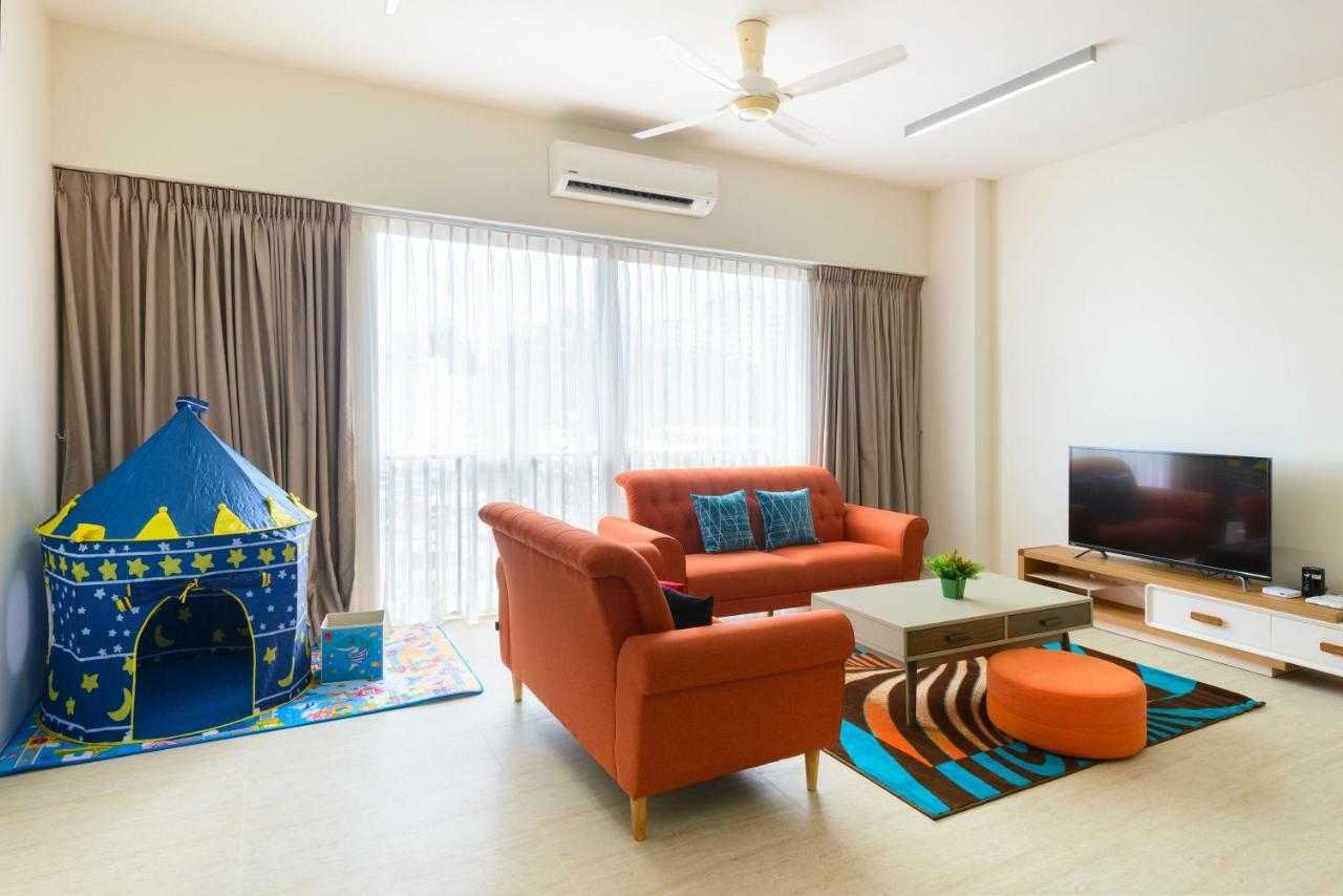By The Sea Beach Front Apartment Batu Feringgi Dış mekan fotoğraf
