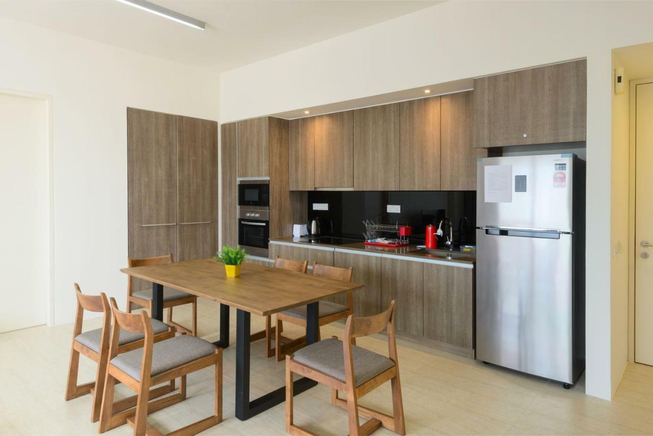 By The Sea Beach Front Apartment Batu Feringgi Dış mekan fotoğraf