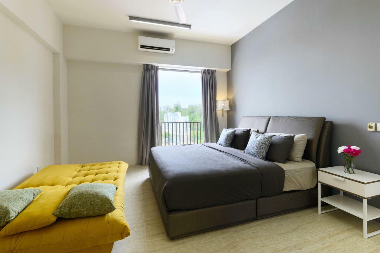 By The Sea Beach Front Apartment Batu Feringgi Dış mekan fotoğraf